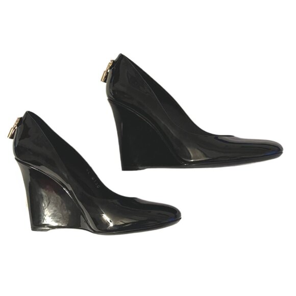 Louis Vuitton Black Patent Leather Gold LV Lock Wedge Pumps  Size 37.5 / US 7.5 - Picture 11 of 14